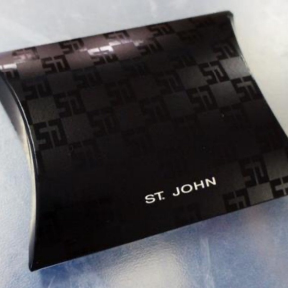 NEW St. John Knits Vintage Clip On Earrings 22KGP Enamel Signed - Picture 7 of 7